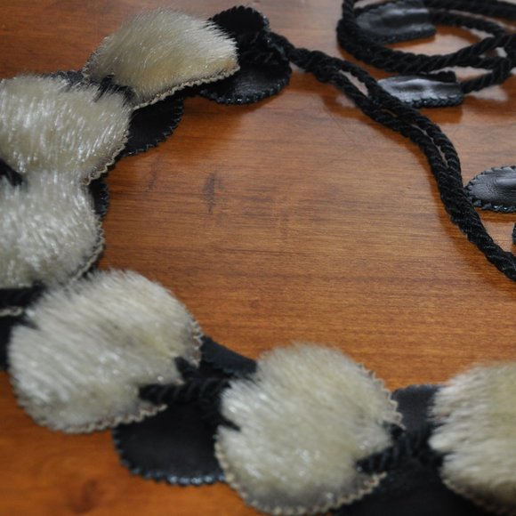 Black Leather & Seal Skin Disk Tie Hip Hugger Belt - Picture 4 of 4